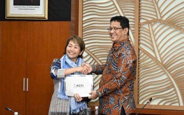 Bertemu Menkeu Purbaya, AGTI Sampaikan Masalah Ketersediaan Bahan Baku dan Tantangan Tekstil RI Bertemu Menkeu Purbaya, AGTI Sampaikan Masalah Ketersediaan Bahan Baku dan Tantangan Tekstil RI