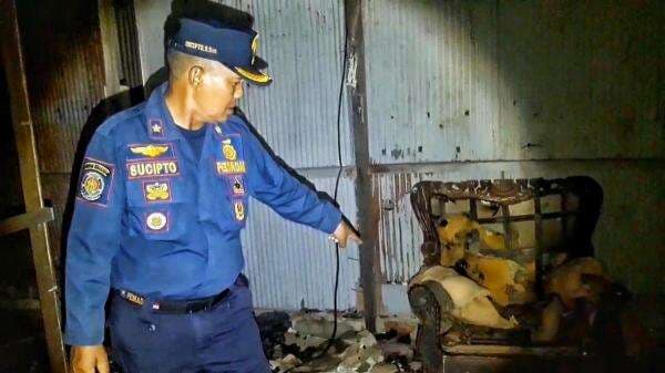 Kebakaran Pondok Kosong di Palangka Raya, Penyebab Masih Diselidiki Kebakaran Pondok Kosong di Palangka Raya, Penyebab Masih Diselidiki