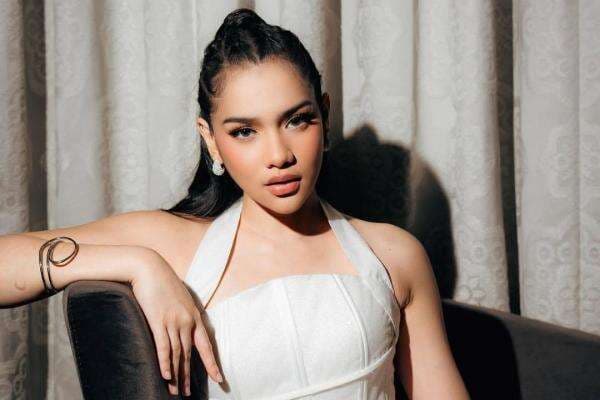 Davina Karamoy Siap Tempuh Jalur Hukum usai Dituding Selingkuh dengan Mantan Menteri Davina Karamoy Siap Tempuh Jalur Hukum usai Dituding Selingkuh dengan Mantan Menteri