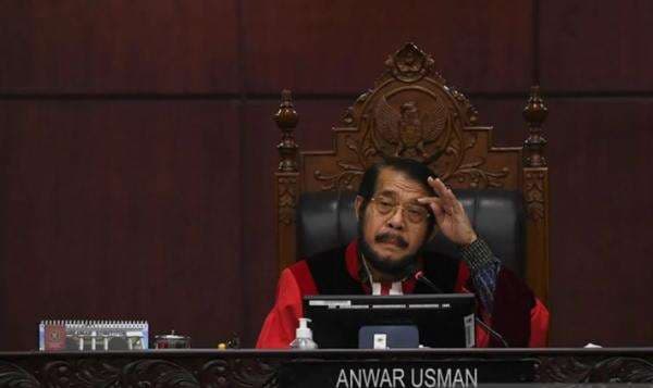 Sering Absen Sidang, Anwar Usman Ngaku Sakit sejak Awal 2025 Sering Absen Sidang, Anwar Usman Ngaku Sakit sejak Awal 2025