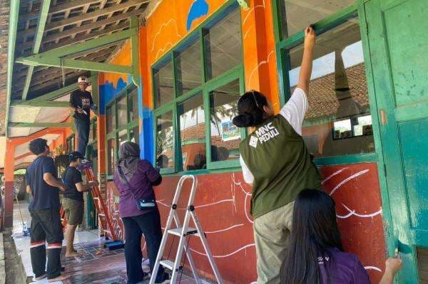 MNC Peduli dan Binus School Bekasi Kembangkan Sekolah Hijau di SDN Cibilik Sukabumi MNC Peduli dan Binus School Bekasi Kembangkan Sekolah Hijau di SDN Cibilik Sukabumi