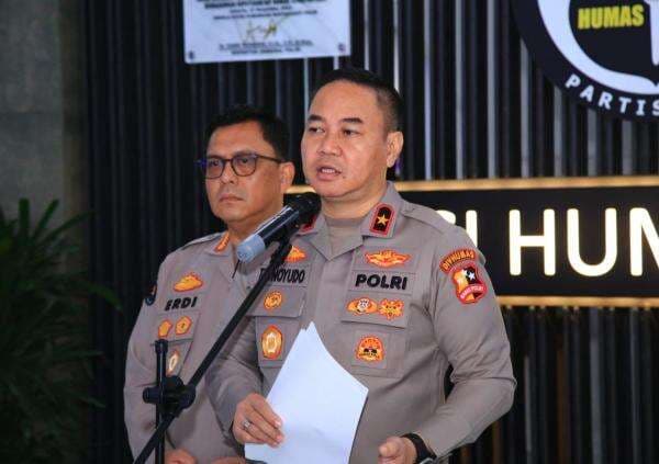 Bareskrim Polri Datangi Kantor Tempo Sisir Kamera CCTV, Selidiki Teror Kepala Babi Bareskrim Polri Datangi Kantor Tempo Sisir Kamera CCTV, Selidiki Teror Kepala Babi