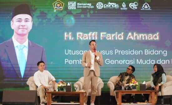 Pesan Menyentuh Raffi Ahmad ke Rohis: Seimbangkan Ilmu, Rohani dan Doa Ibu Pesan Menyentuh Raffi Ahmad ke Rohis: Seimbangkan Ilmu, Rohani dan Doa Ibu