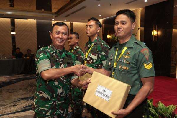 Kadispenad Ingatkan Prajurit Penerangan: Jangan Jadi Katak dalam Tempurung! Kadispenad Ingatkan Prajurit Penerangan: Jangan Jadi Katak dalam Tempurung!