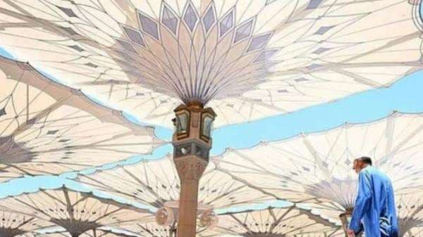 250 Payung Canggih di Masjid Nabawi Sejukkan Ibadah di Tengah Panas Ekstrem 250 Payung Canggih di Masjid Nabawi Sejukkan Ibadah di Tengah Panas Ekstrem