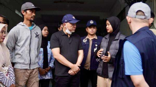 Zulhas Tinjau SPPG Daerah Bencana, Dorong Semangat Petugas Dapur di Aceh Zulhas Tinjau SPPG Daerah Bencana, Dorong Semangat Petugas Dapur di Aceh