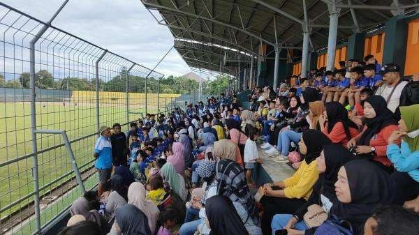 Laga Uji Coba Klub Khenzi United versus PPOPM di Stadion Mini Persikabo Dibanjiri Suporter Laga Uji Coba Klub Khenzi United versus PPOPM di Stadion Mini Persikabo Dibanjiri Suporter