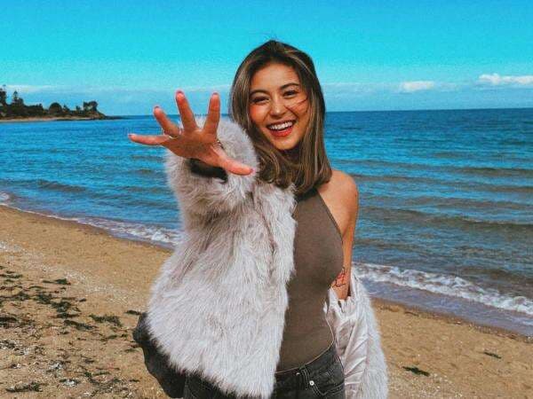 Alasan Awkarin Pindah ke Australia Terungkap, Lelah Hidup di Jakarta? Alasan Awkarin Pindah ke Australia Terungkap, Lelah Hidup di Jakarta?