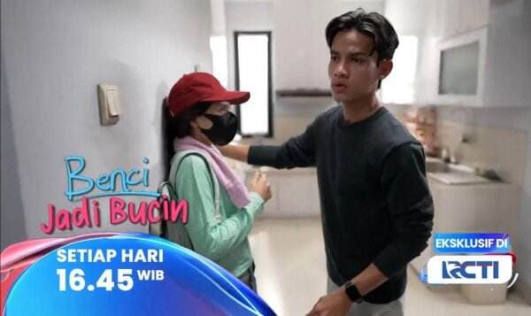 Sinopsis Benci Jadi Bucin Eps 13, Jumat 12 September 2025: Arya Perhatian Temani Dinda Jualan, Daffa Cemburu? Sinopsis Benci Jadi Bucin Eps 13, Jumat 12 September 2025: Arya Perhatian Temani Dinda Jualan, Daffa Cemburu?