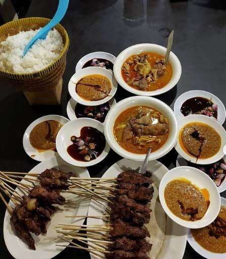 5 Tempat Wisata di Bandung, No 4 Warung Sate Hadori Dekat Banget dari Stasiun Segera Isi Perut Dulu 5 Tempat Wisata di Bandung, No 4 Warung Sate Hadori Dekat Banget dari Stasiun Segera Isi Perut Dulu