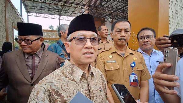 Nasib Guru Swasta di Ujung Tanduk, Wamendikdasmen Enggan Tanggapi Kebijakan Gubernur Jabar Nasib Guru Swasta di Ujung Tanduk, Wamendikdasmen Enggan Tanggapi Kebijakan Gubernur Jabar