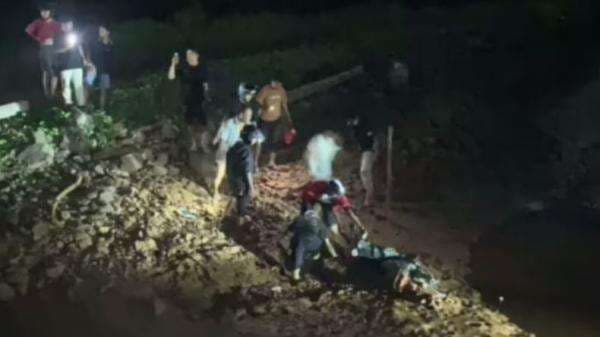 Pengendara Tewas Tabrak Pembatas Jalan Bypass Kolaka-Pomalaa Pengendara Tewas Tabrak Pembatas Jalan Bypass Kolaka-Pomalaa