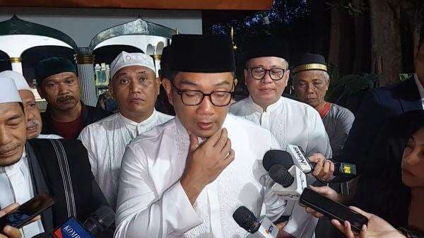 Pesan Ibunda Ridwan Kamil di Hari Pencoblosan Pilkada Jakarta Pesan Ibunda Ridwan Kamil di Hari Pencoblosan Pilkada Jakarta