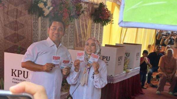 Pilkada Jateng, Andika Perkasa dan Hendrar Prihadi Nyoblos di TPS Lempongsari Pilkada Jateng, Andika Perkasa dan Hendrar Prihadi Nyoblos di TPS Lempongsari