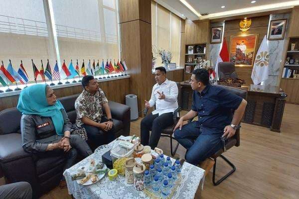 Caketum IA ITB Puja Pramudya Temui Wamen P2MI Bahas Peluang Kerja di Luar Negeri Caketum IA ITB Puja Pramudya Temui Wamen P2MI Bahas Peluang Kerja di Luar Negeri