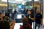Canggih, Robot Barista Hadir di FamilyMart Tunjungan Surabaya Canggih, Robot Barista Hadir di FamilyMart Tunjungan Surabaya