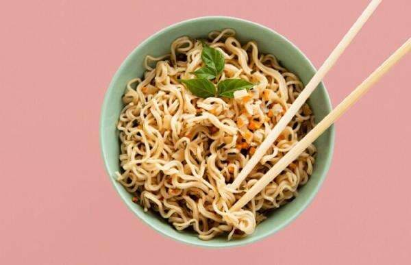 Cara Dokter Tirta Ubah Mie Instan Jadi Makanan yang Bergizi, Yuk Dicoba! Cara Dokter Tirta Ubah Mie Instan Jadi Makanan yang Bergizi, Yuk Dicoba!