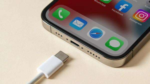 Cara Mengatasi Port Charger iPhone Rusak Cara Mengatasi Port Charger iPhone Rusak