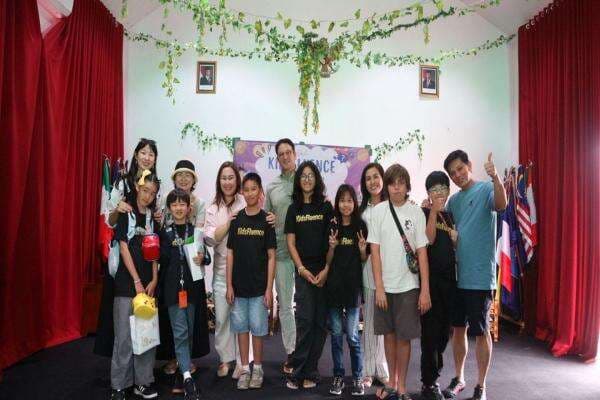 Cara Menumbuhkan Rasa Percaya Diri dan Empati pada Anak di Era Digital Cara Menumbuhkan Rasa Percaya Diri dan Empati pada Anak di Era Digital