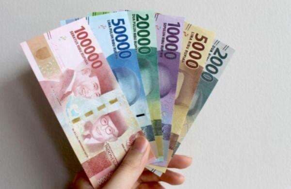 Begini Cara Membedakan Uang Asli dan Palsu dengan Sinar UV, Yuk Cek! Begini Cara Membedakan Uang Asli dan Palsu dengan Sinar UV, Yuk Cek!