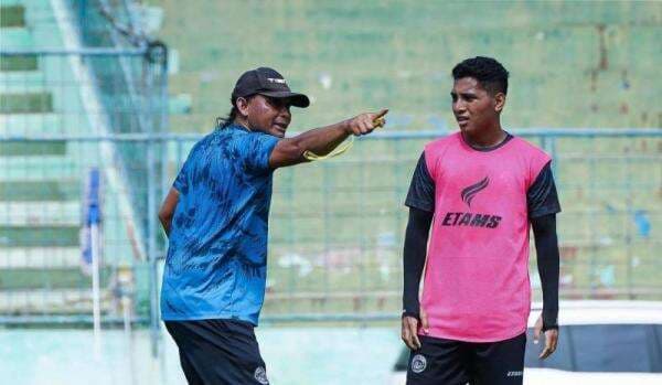 Arema FC Isyaratkan Tak Belanja Pemain di Bursa Transfer Paruh Kedua, Apa Alasannya? Arema FC Isyaratkan Tak Belanja Pemain di Bursa Transfer Paruh Kedua, Apa Alasannya?