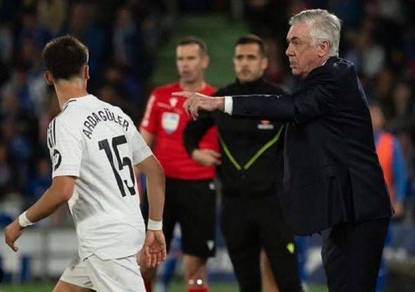 Aksi Jahat Real Madrid Bikin Carlo Ancelotti Jadi Pengangguran pada Musim Panas 2025? Aksi Jahat Real Madrid Bikin Carlo Ancelotti Jadi Pengangguran pada Musim Panas 2025?