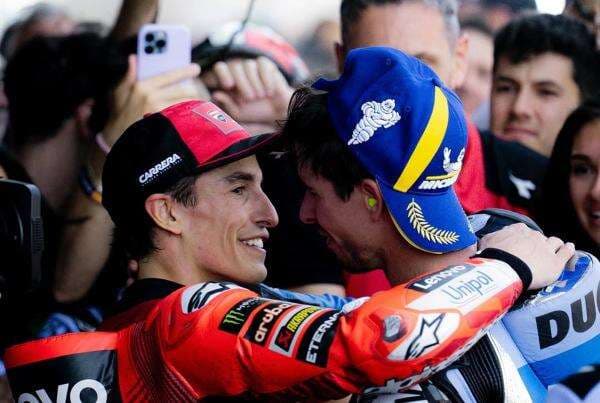 Carlo Pernat Ungkap Keunggulan Alex Marquez Dibandingkan Marc Marquez di MotoGP 2025 Carlo Pernat Ungkap Keunggulan Alex Marquez Dibandingkan Marc Marquez di MotoGP 2025