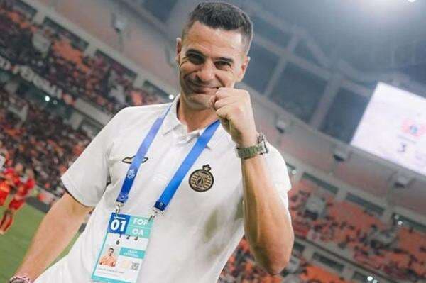 Carlos Pena Cuek Masa Depannya di Persija Jakarta: Saya Tidak Khawatir Carlos Pena Cuek Masa Depannya di Persija Jakarta: Saya Tidak Khawatir
