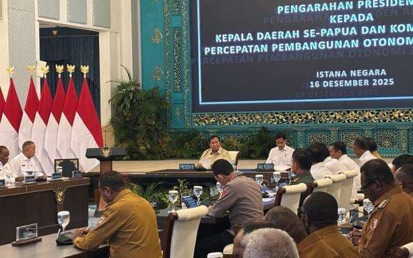 Prabowo Perintahkan Bupati dan Gubernur Jangan Banyak Jalan Keluar Negeri Pakai Dana Otsus Prabowo Perintahkan Bupati dan Gubernur Jangan Banyak Jalan Keluar Negeri Pakai Dana Otsus