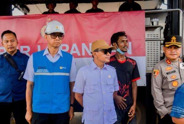 Bahlil Ungkap Alasan Listrik di Wilayah Terdampak Bencana Sumatera Belum Pulih 100 Bahlil Ungkap Alasan Listrik di Wilayah Terdampak Bencana Sumatera Belum Pulih 100