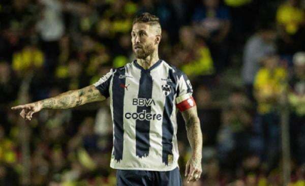 Ngeri! Jay Idzes Potensi Duet dengan Sergio Ramos di AC Milan Ngeri! Jay Idzes Potensi Duet dengan Sergio Ramos di AC Milan