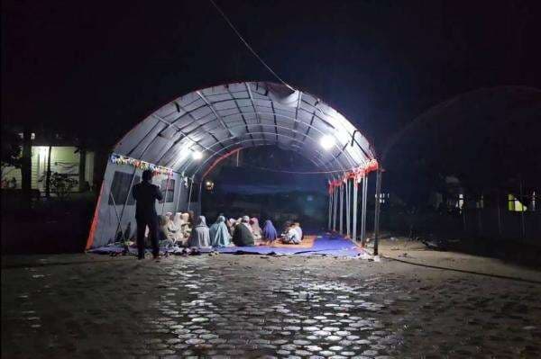 Pengungsi Banjir Bandang di Gayo Lues Aceh Gelar Pengajian Sambut Tahun Baru Pengungsi Banjir Bandang di Gayo Lues Aceh Gelar Pengajian Sambut Tahun Baru