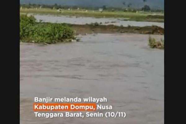 Banjir Landa Dompu dan Bima NTB, Ratusan Rumah Warga Terendam Banjir Landa Dompu dan Bima NTB, Ratusan Rumah Warga Terendam