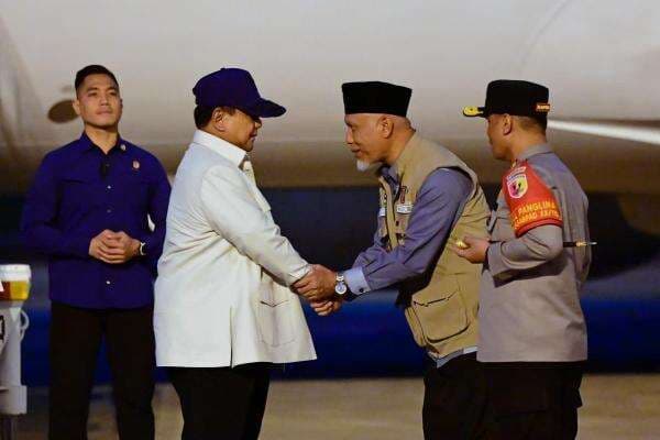 Tiba di Sumbar, Prabowo Tinjau Kembali Pemulihan Infrastruktur Terdampak Banjir Tiba di Sumbar, Prabowo Tinjau Kembali Pemulihan Infrastruktur Terdampak Banjir