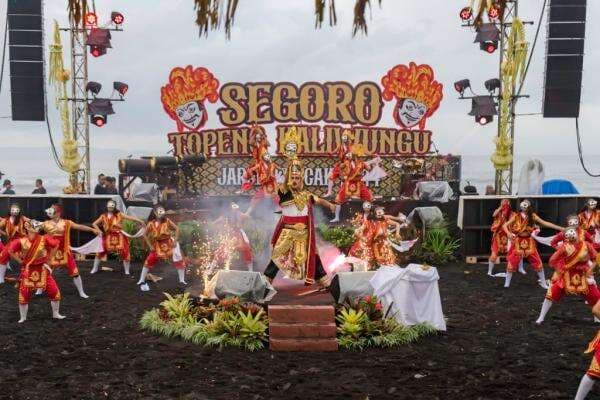 Pemkab Lumajang Sediakan 6 Titik WiFi Publik di Even Segoro Topeng Kaliwungu Pemkab Lumajang Sediakan 6 Titik WiFi Publik di Even Segoro Topeng Kaliwungu