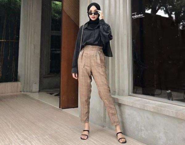 Celana Coksu Cocok dengan Baju Warna Apa? <i>Yuk</i> Cek Rekomendasinya Celana Coksu Cocok dengan Baju Warna Apa? <i>Yuk</i> Cek Rekomendasinya