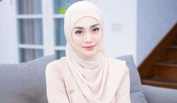 Curhat Pilu Celine Evangelista Jadi Orang Tua Tunggal Curhat Pilu Celine Evangelista Jadi Orang Tua Tunggal