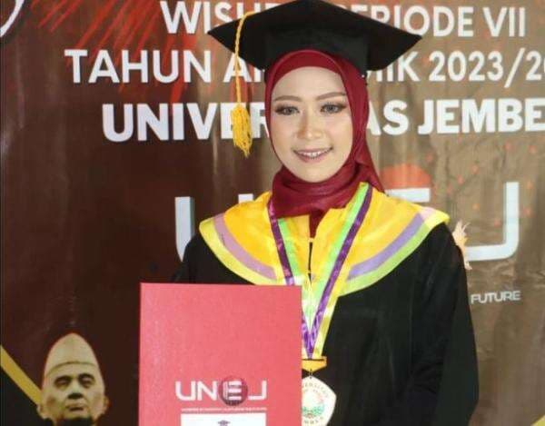 Cerita Dhea, Anak Penjahit Penerima KIP Kuliah Lulus dengan IPK 3,99 Cerita Dhea, Anak Penjahit Penerima KIP Kuliah Lulus dengan IPK 3,99