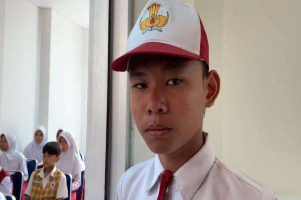 Cerita Fadil, Anak Tukang Buah yang Tak Bisa Baca Tulis Kini Belajar di Sekolah Rakyat Cerita Fadil, Anak Tukang Buah yang Tak Bisa Baca Tulis Kini Belajar di Sekolah Rakyat