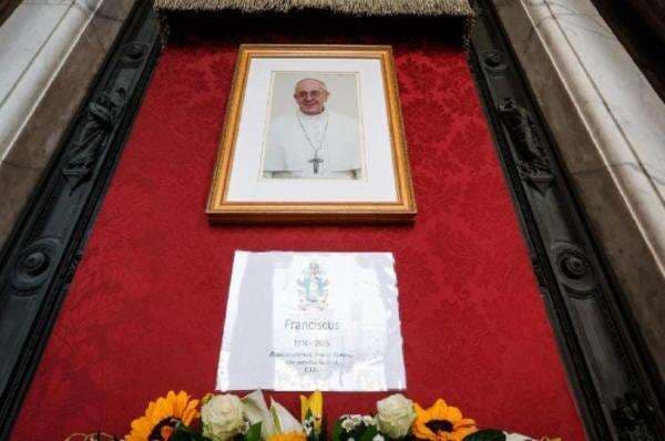 Cerita Jokowi saat Hadiri Pemakaman Paus Fransiskus di Vatikan Cerita Jokowi saat Hadiri Pemakaman Paus Fransiskus di Vatikan