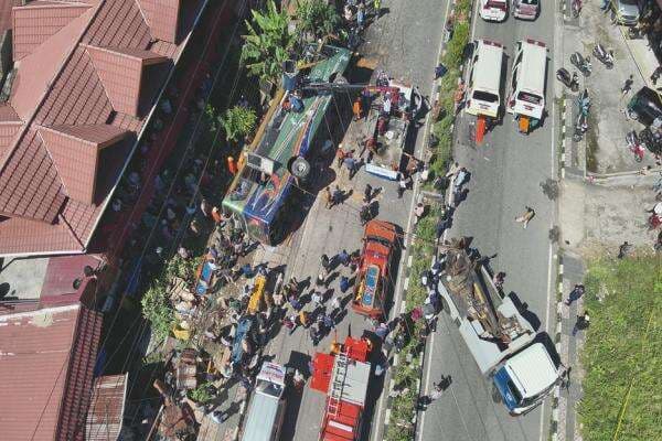 Cerita Mengerikan Korban Selamat Kecelakaan Maut Bus ALS di Padang Cerita Mengerikan Korban Selamat Kecelakaan Maut Bus ALS di Padang