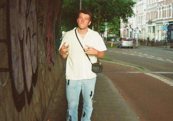 Cerita Ole Romeny yang Selalu Makan Nasi Goreng Tiap Kunjungi Rumah sang Nenek yang Kelahiran Indonesia Cerita Ole Romeny yang Selalu Makan Nasi Goreng Tiap Kunjungi Rumah sang Nenek yang Kelahiran Indonesia