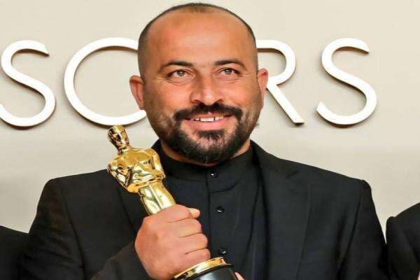 Cerita Pilu Sutradara Palestina Pemenang Oscar sebelum Dibebaskan Israel, Kepalanya Ditendang bak Bola Cerita Pilu Sutradara Palestina Pemenang Oscar sebelum Dibebaskan Israel, Kepalanya Ditendang bak Bola