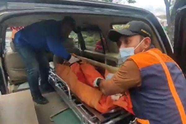 Kecelakaan Motor Tertabrak Truk di Surabaya, Istri Tewas Terlindas Suami Selamat Kecelakaan Motor Tertabrak Truk di Surabaya, Istri Tewas Terlindas Suami Selamat