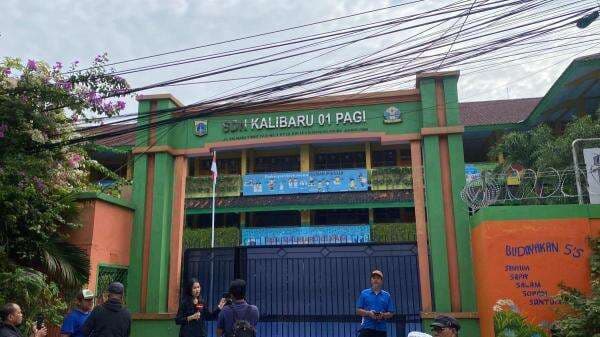 Usai Insiden Mobil MBG Tabrak Murid, SDN 01 Kalibaru Terapkan PJJ Sementara Usai Insiden Mobil MBG Tabrak Murid, SDN 01 Kalibaru Terapkan PJJ Sementara