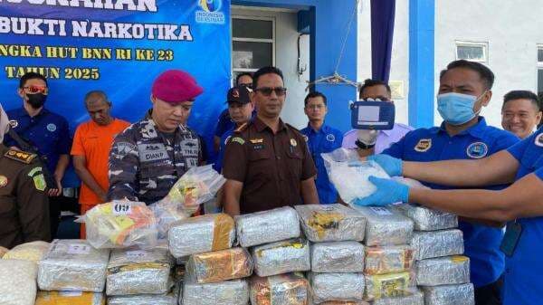 Lanal Lhokseumawe Hadiri Pemusnahan Barang Bukti Narkotika di BNN Provinsi Aceh Lanal Lhokseumawe Hadiri Pemusnahan Barang Bukti Narkotika di BNN Provinsi Aceh