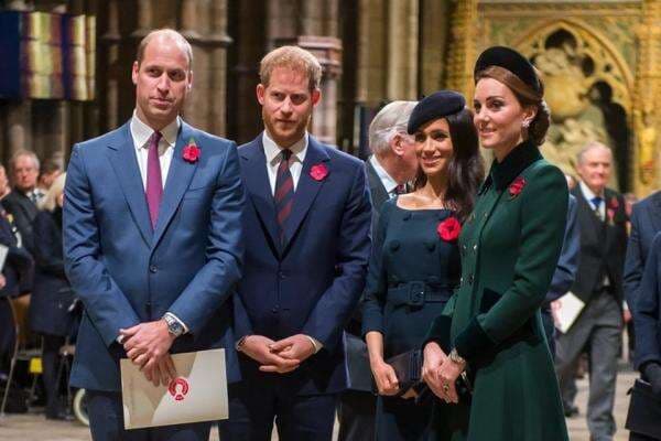 Pangeran Harry dan Meghan Markle Berambisi Gantikan Posisi William-Kate Middleton Pangeran Harry dan Meghan Markle Berambisi Gantikan Posisi William-Kate Middleton
