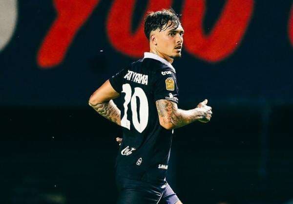 Adu Gaji Shayne Pattynama di Buriram United dengan Persija Jakarta, bak Bumi dan Langit? Adu Gaji Shayne Pattynama di Buriram United dengan Persija Jakarta, bak Bumi dan Langit?