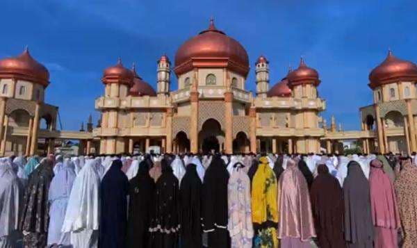 Karhutla di Aceh Barat Meluas hingga 50 Hektare, Warga Gelar Salat Istisqa Karhutla di Aceh Barat Meluas hingga 50 Hektare, Warga Gelar Salat Istisqa