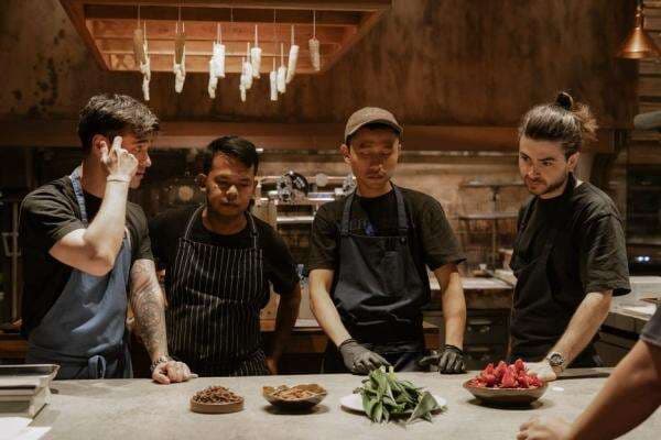 Chef Berbintang Michelin Edoardo Pellicano-Ismaya Kolaborasi Eksklusif di Charkoal Chef Berbintang Michelin Edoardo Pellicano-Ismaya Kolaborasi Eksklusif di Charkoal